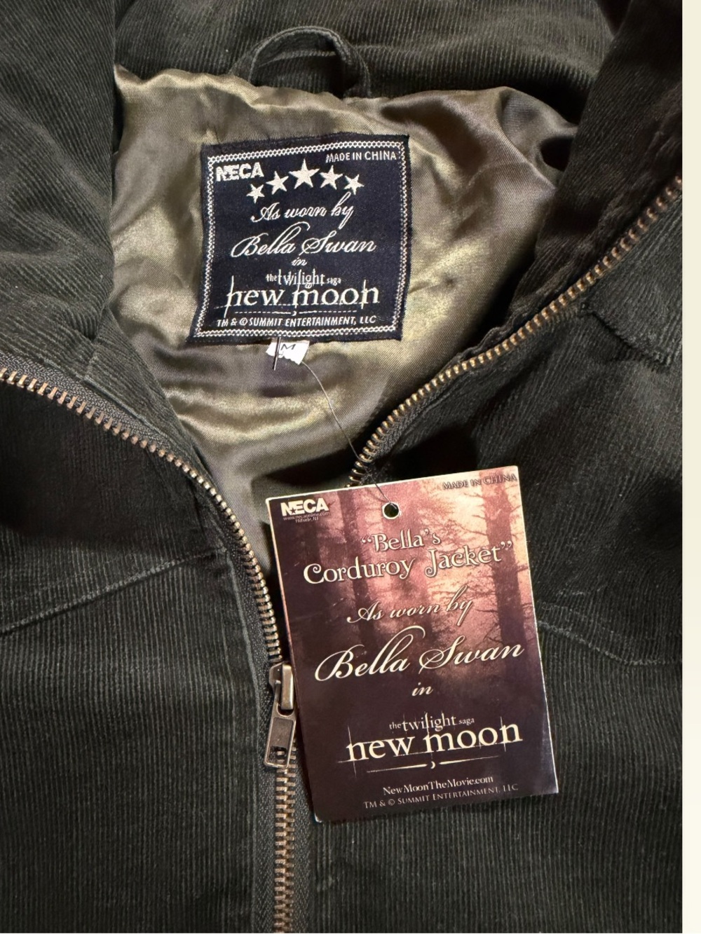 Twilight series Bella‘s corduroy jacket from hot topic with tags 2009. - Picture 3 of 5